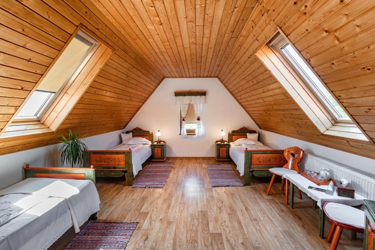 Conacul Secuiesc-Szekelyko Kuria Hotel Coltesti Bagian luar foto