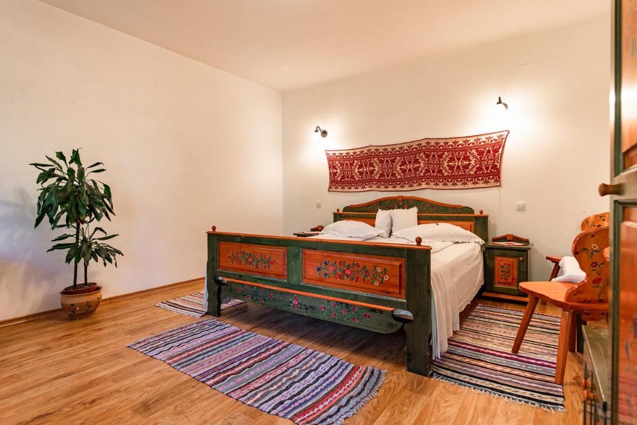 Conacul Secuiesc-Szekelyko Kuria Hotel Coltesti Bagian luar foto