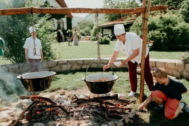 Conacul Secuiesc-Szekelyko Kuria Hotel Coltesti Bagian luar foto